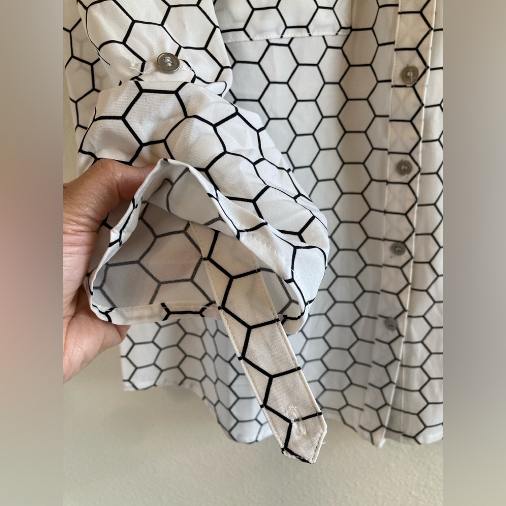 Notations White and Black Hexagon Print Button-Down Blouse Size M - Picture 6 of 9